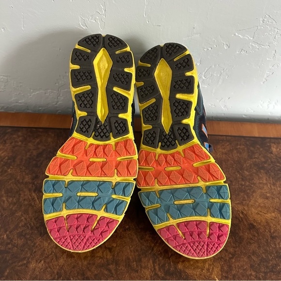 New Balance 750 V1 Sneakers Runners Vibrant Athletic Black & Yellow Size 6 - Picture 6 of 9